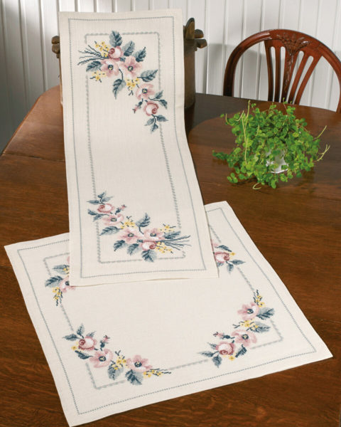 Kit de broderie Roses sur lin 36 x 104 cm