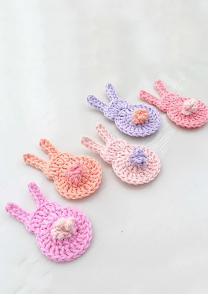 Mignons lapins de Pâques au crochet