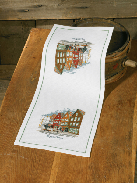 Kit de broderie Bergen chemin de table 24 x 53 cm