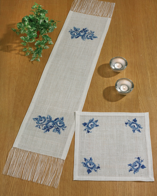Kit de broderie Roses bleues 27 x 126 cm