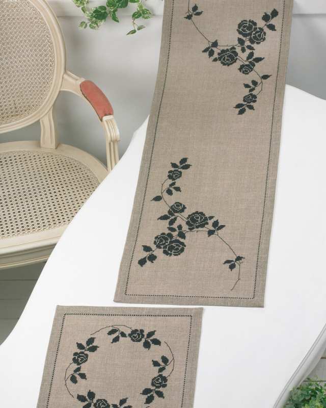 Kit de broderie Roses noires 36 x 110 cm
