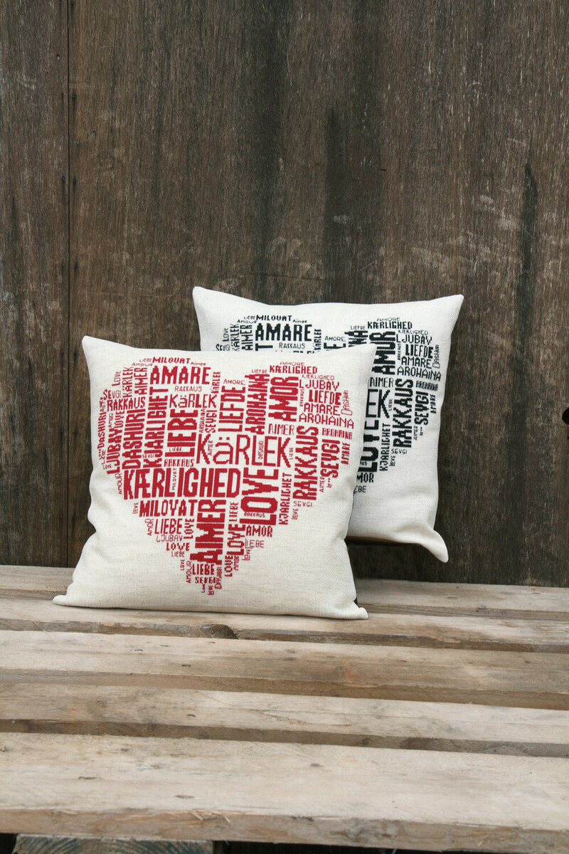 Kit de broderie Love rouge 39 x 39 cm