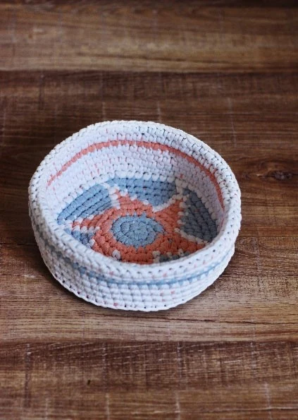 Corbeille à pain et plateau à café au crochet en ruban Mayflower