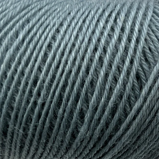 Onion Nettle Sock Yarn 1017 Gris