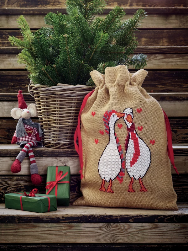 Broderie de Noël Permin - Chaussette de Noël avec des oies 39x55cm