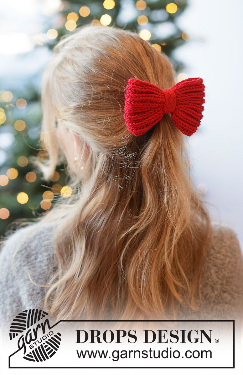 0-1628 Holly Red Bow by DROPS Design