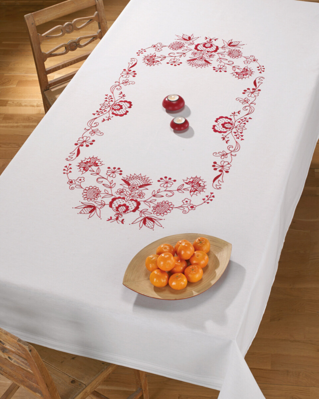 Kit de broderie Almue en rouge 150 x 220 cm