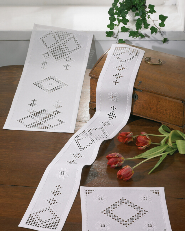 Kit de broderie Hardanger blanc 29 x 81 cm