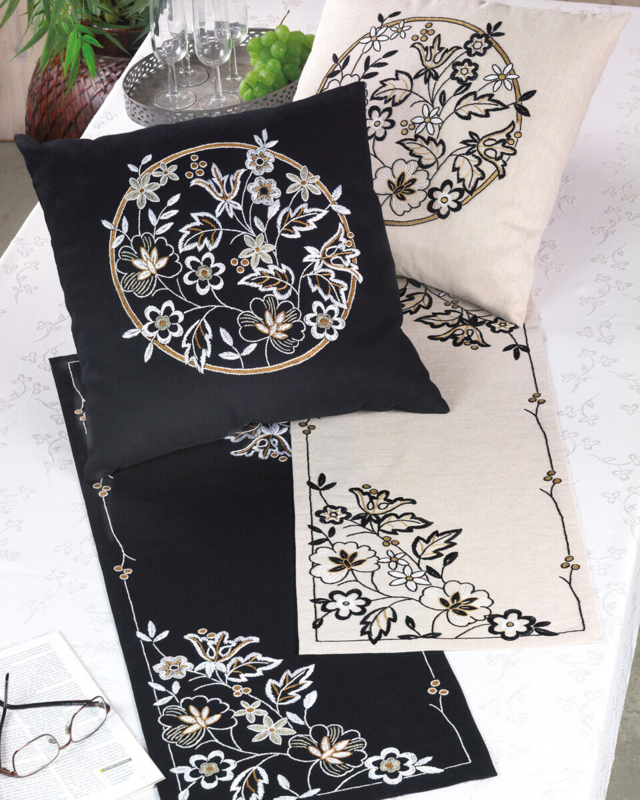 Kit de broderie Broderie blanche sur noir 31 x 85 cm