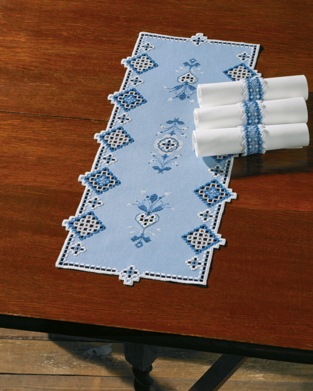 Kit de broderie Hardanger en bleu 29 x 67 cm