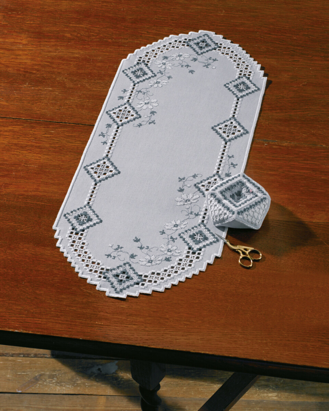 Kit de broderie Hardanger en gris 28x70 cm